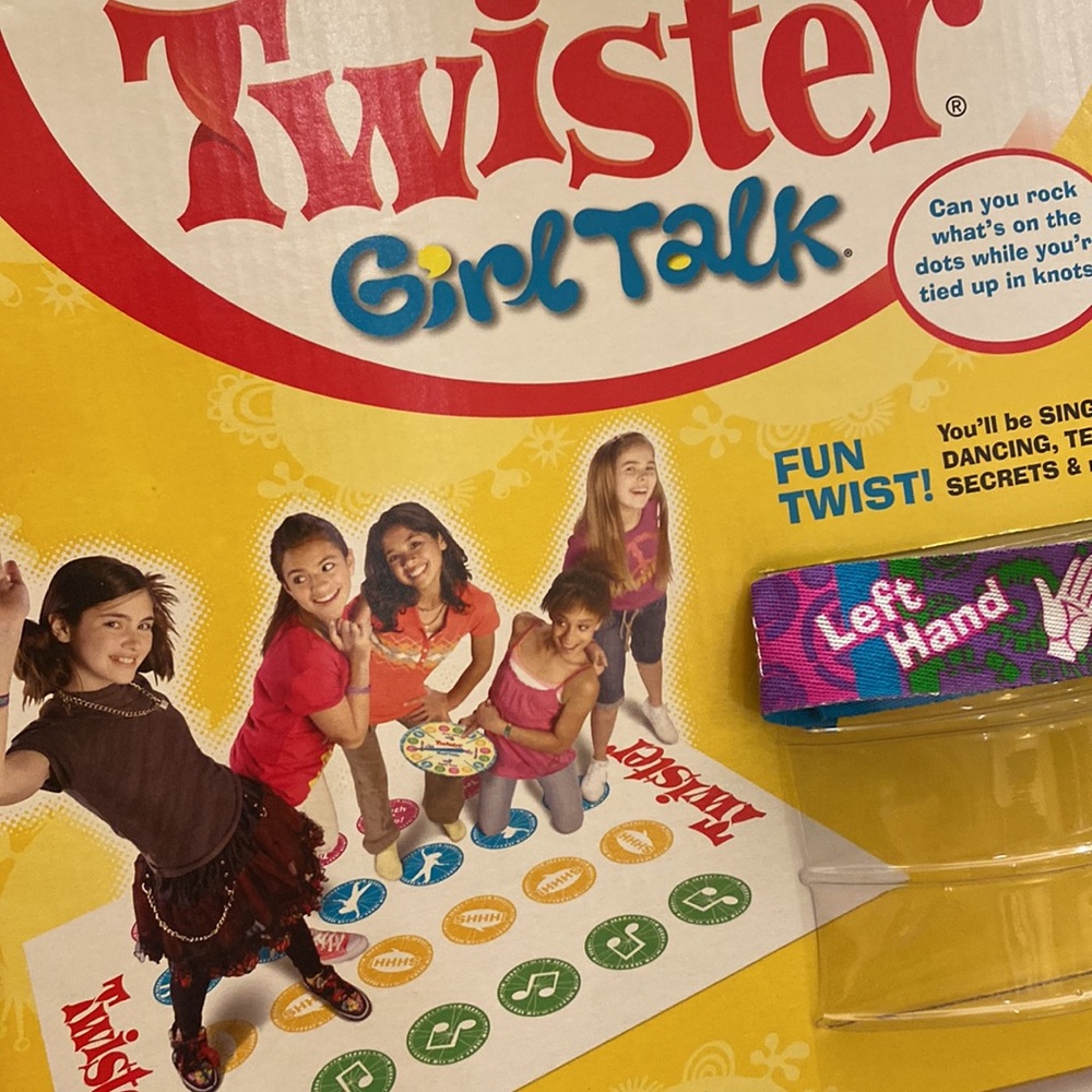 Hasbro VTG TWISTER GIRL TALK GAME Fun twist w/ singing, dancing, telling secrets